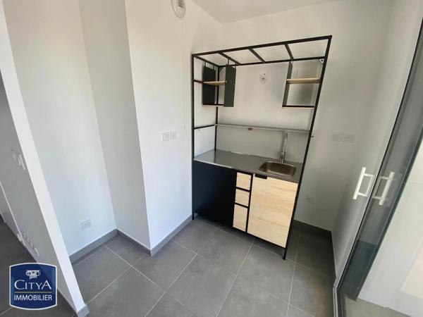 Appartement à louer 1 pièce 27.99m² La Garde (83130)