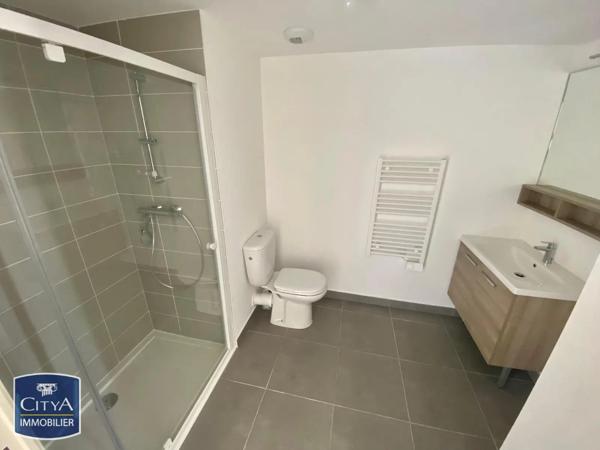 Appartement à louer 1 pièce 27.99m² La Garde (83130)