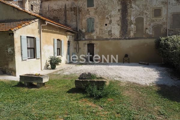 Mas d'exception à Saint-Martin-de-Crau / Un domaine au coeur de la nature