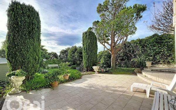 Maison à vendre    2 pièces • 158 m2 Saint-Raphaël