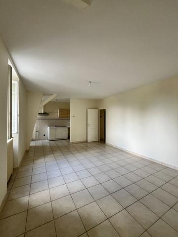 Appartement T3 dans Château historique - Jonzac Centre Ville