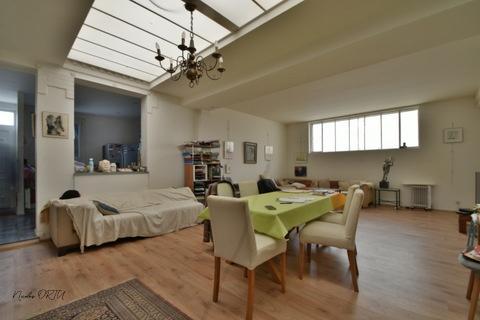 Un Espace Modulable à Fort Potentiel : Habitation ou Stockage, Divisible en 4 Lots !