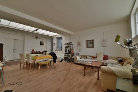 Un Espace Modulable à Fort Potentiel : Habitation ou Stockage, Divisible en 4 Lots !