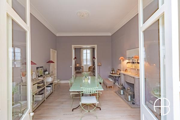 Haute ville Maison Bourgeoise avec dépendances et jardin