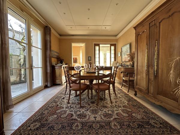 Maison individuelle à vendre, 9 pièces - Montaigu-Vendée 85600