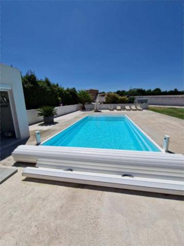 Marignane (13700) Marignane " Maison T6-Piscine-Terrain 1600m2- Marignane Figuerolles"