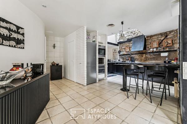 Loft avec verrière aux allures d’atelier d’artiste sur cour et terrasse – Jardin des Plantes