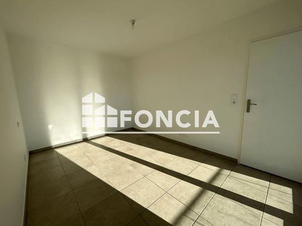 Location Appartement 2 pièces 35.88 m² - RUE PEYSSONNEL Marseille 13003