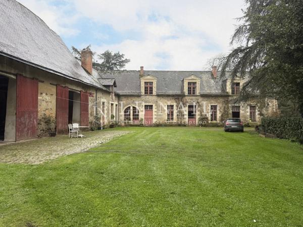 Exceptionnel château Renaissance classé Monument Historique et 33 ha en Anjou