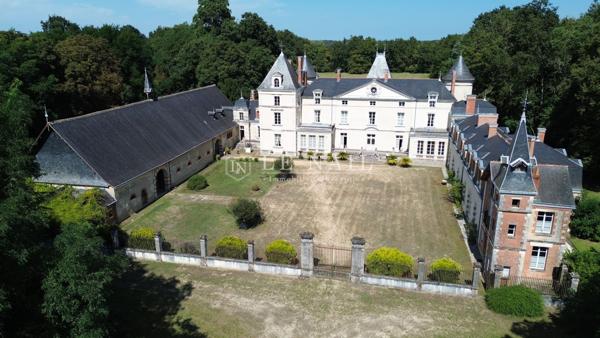 Majestueux Château Néo-classique du XIXe siècle et son parc de 6 hectares