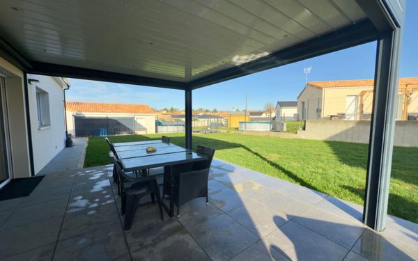 Maison à vendre    4 pièces •  Cissé