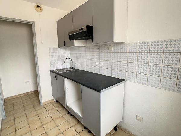 APPARTEMENT LUMINEUX EN REZ DE CHAUSSEE DANS RESIDENE SECURISEE