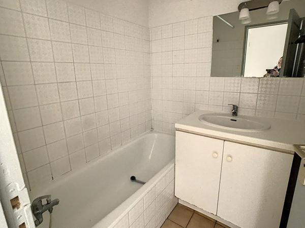 APPARTEMENT LUMINEUX EN REZ DE CHAUSSEE DANS RESIDENE SECURISEE