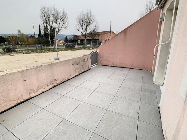 APPARTEMENT LUMINEUX EN REZ DE CHAUSSEE DANS RESIDENE SECURISEE