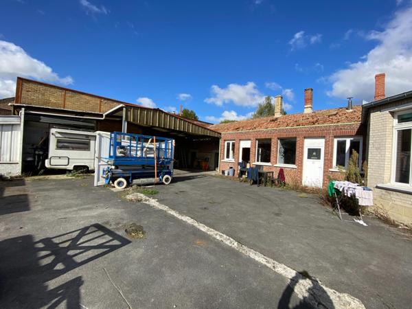 Entrepôt professionnel 800 m2 + maison habitation