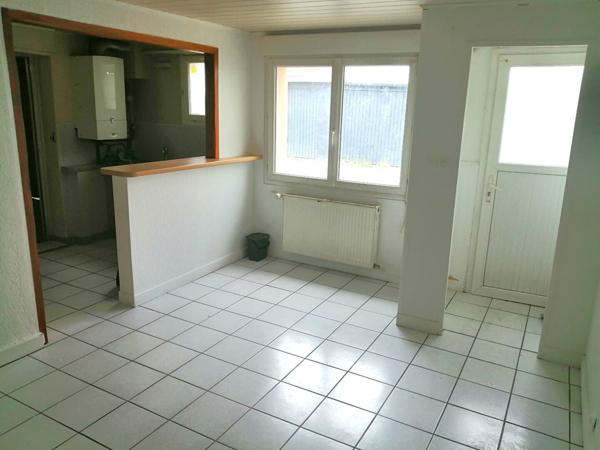 A VENDRE NANTES ZOLA APPARTEMENT T2 avec garage boxé