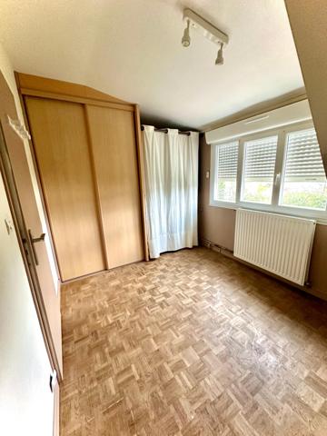 Charmante maison  de 4 pièces avec sous-sol garage et terrain de 498m²