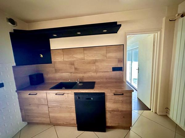 Charmante maison  de 4 pièces avec sous-sol garage et terrain de 498m²