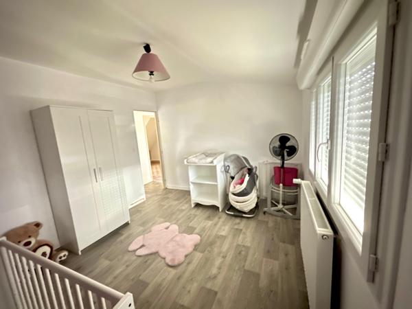 Charmante maison  de 4 pièces avec sous-sol garage et terrain de 498m²