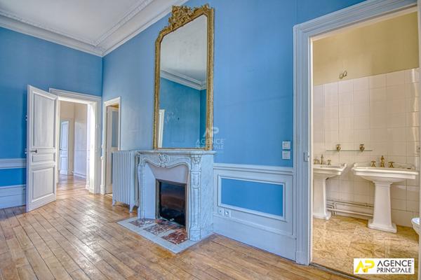 Le Chesnay lSt Jean imite Versailles Rive-Droite Appartement 7 pièces 214.70 m² au sol -207 m² carrez) situé dans un immeuble Haussmannien avec ascenseur €1 345 000 ** - Référence 25566