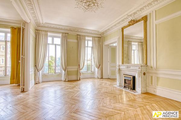 Le Chesnay lSt Jean imite Versailles Rive-Droite Appartement 7 pièces 214.70 m² au sol -207 m² carrez) situé dans un immeuble Haussmannien avec ascenseur €1 345 000 ** - Référence 25566