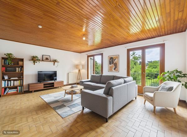 Maison T4 à CORNAS, avec fort potentiel.