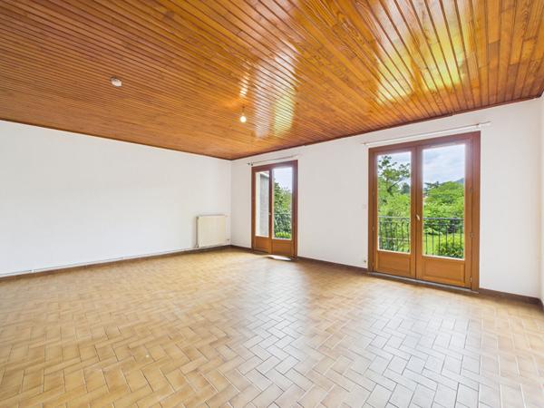 Maison T4 à CORNAS, avec fort potentiel.