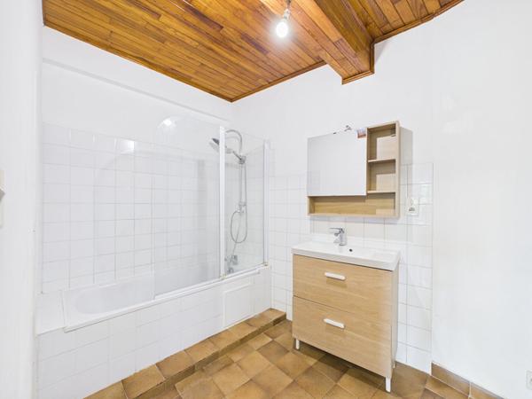 Maison T4 à CORNAS, avec fort potentiel.