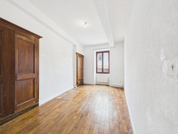 Maison T4 à CORNAS, avec fort potentiel.