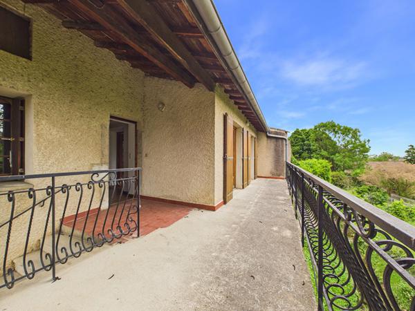 Maison T4 à CORNAS, avec fort potentiel.