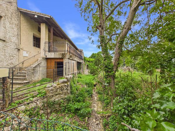 Maison T4 à CORNAS, avec fort potentiel.