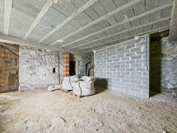 Maison T4 à CORNAS, avec fort potentiel.