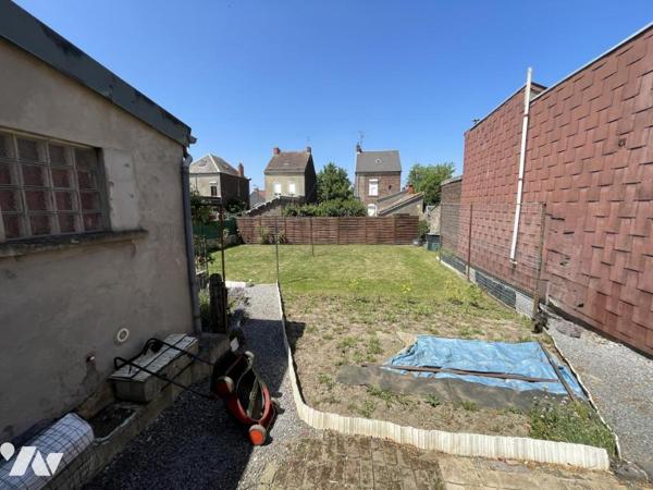 Maison semi mitoyenne avec deux garages de 54 m²