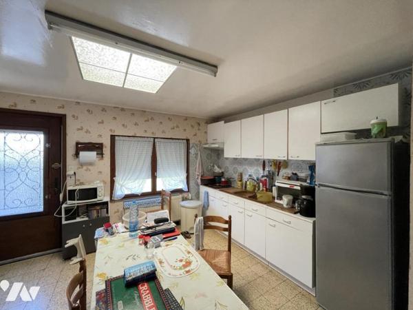 Maison semi mitoyenne avec deux garages de 54 m²