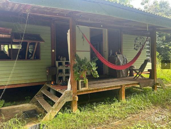 Villa Bois T4 et dépendance sur 4970m2