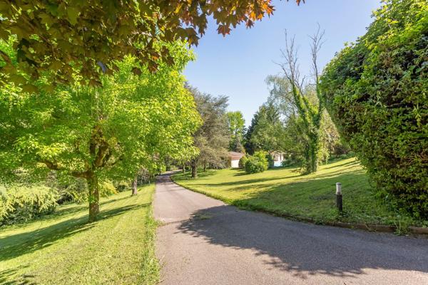 Vente Maison de luxe Saint-Cyr-au-Mont-d'Or 7 Pièces 434.85 m²