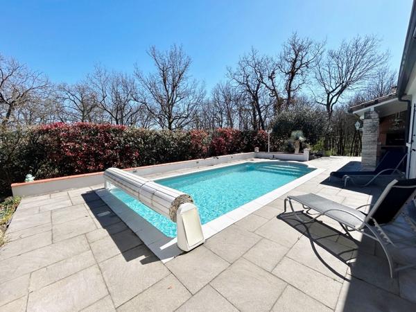 Maison 5 pièce(s) 140 m² plus dépendance de 20 m² sur 2341 m² de terrain.