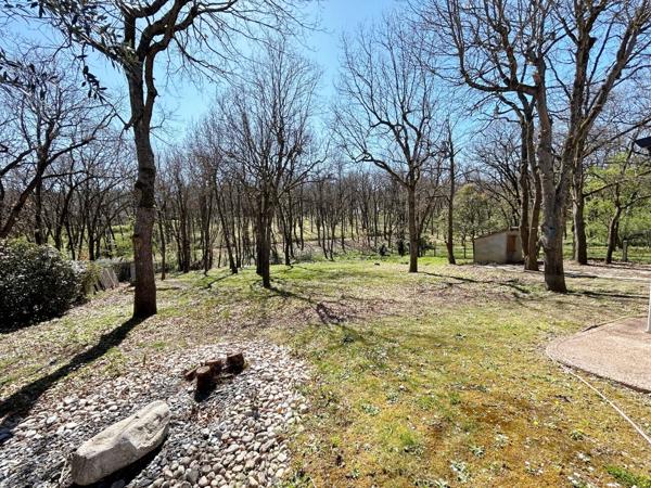 Maison 5 pièce(s) 140 m² plus dépendance de 20 m² sur 2341 m² de terrain.