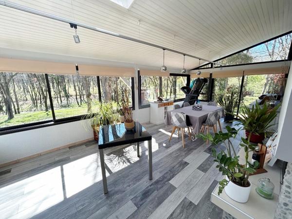 Maison 5 pièce(s) 140 m² plus dépendance de 20 m² sur 2341 m² de terrain.