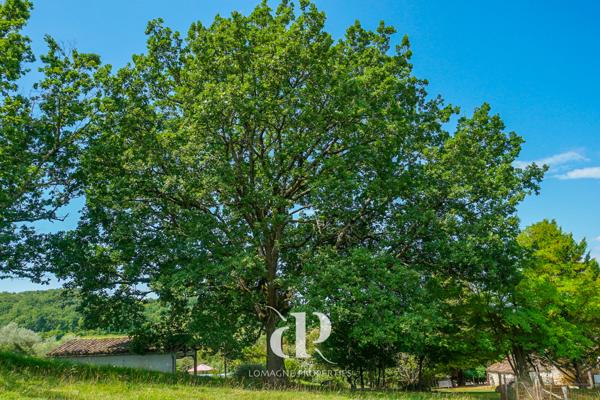 Cazes-Mondenard (82110) Charmant domaine du Quercy à l'élégance intemporelle et à la situation exceptionnelle