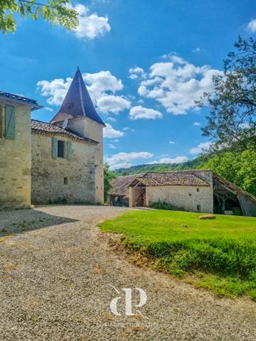Cazes-Mondenard (82110) Charmant domaine du Quercy à l'élégance intemporelle et à la situation exceptionnelle