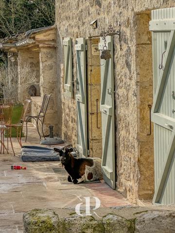Cazes-Mondenard (82110) Charmant domaine du Quercy à l'élégance intemporelle et à la situation exceptionnelle