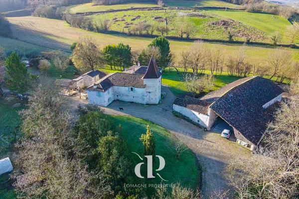 Cazes-Mondenard (82110) Charmant domaine du Quercy à l'élégance intemporelle et à la situation exceptionnelle