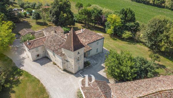 Cazes-Mondenard (82110) Charmant domaine du Quercy à l'élégance intemporelle et à la situation exceptionnelle