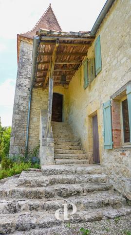 Cazes-Mondenard (82110) Charmant domaine du Quercy à l'élégance intemporelle et à la situation exceptionnelle