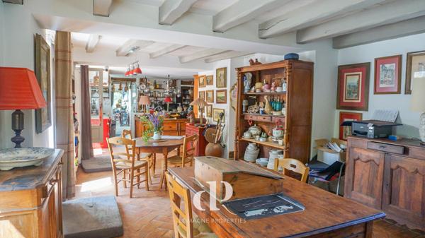 Cazes-Mondenard (82110) Charmant domaine du Quercy à l'élégance intemporelle et à la situation exceptionnelle