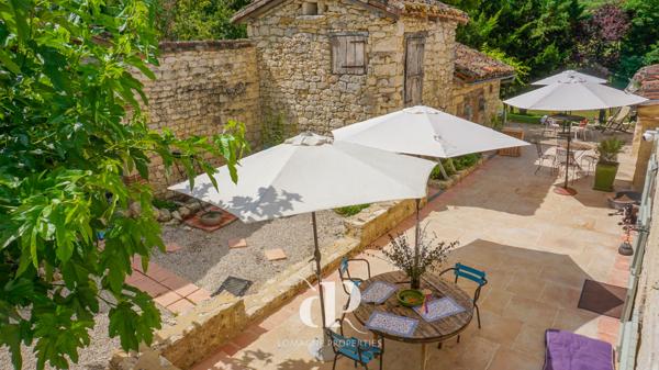 Cazes-Mondenard (82110) Charmant domaine du Quercy à l'élégance intemporelle et à la situation exceptionnelle