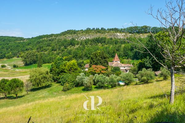 Cazes-Mondenard (82110) Charmant domaine du Quercy à l'élégance intemporelle et à la situation exceptionnelle