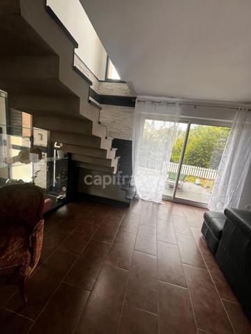 Maison de 150m2 -7 pièces - 5 chambres - 500m2 terrain à GOUSSAINVILLE (95190)