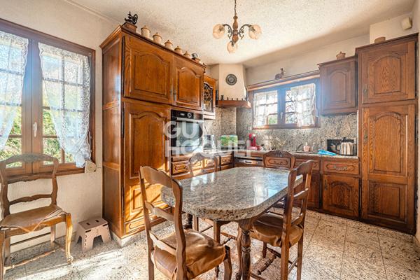 Maison en pierre avec jardin à Saint-Maximin